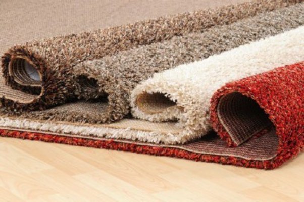 Mai mulţi tineri din Hârşova au fost prinşi în flagrant: au furat 6 covoare